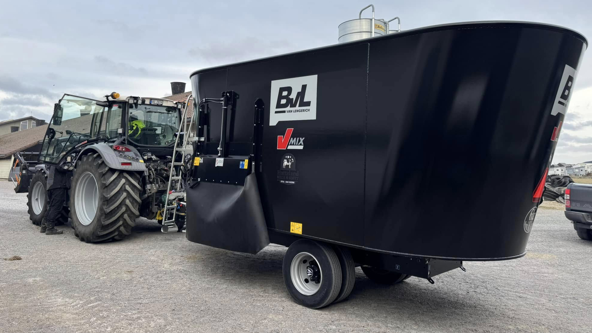 BvL miksevogn med to EDS luker foran